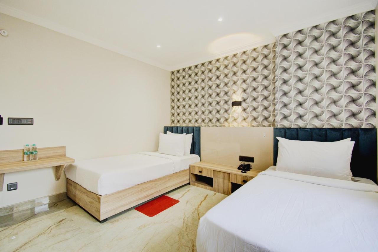 Super Townhouse Gokul Regency Near Dum Dum Metro Station酒店 外观 照片